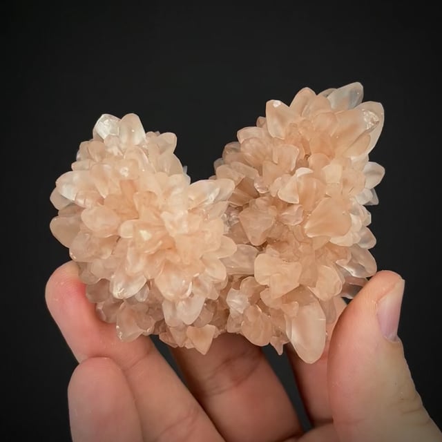 Hematite-tinted Calcite