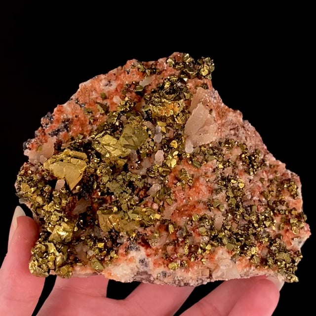 Chalcopyrite with Calcite