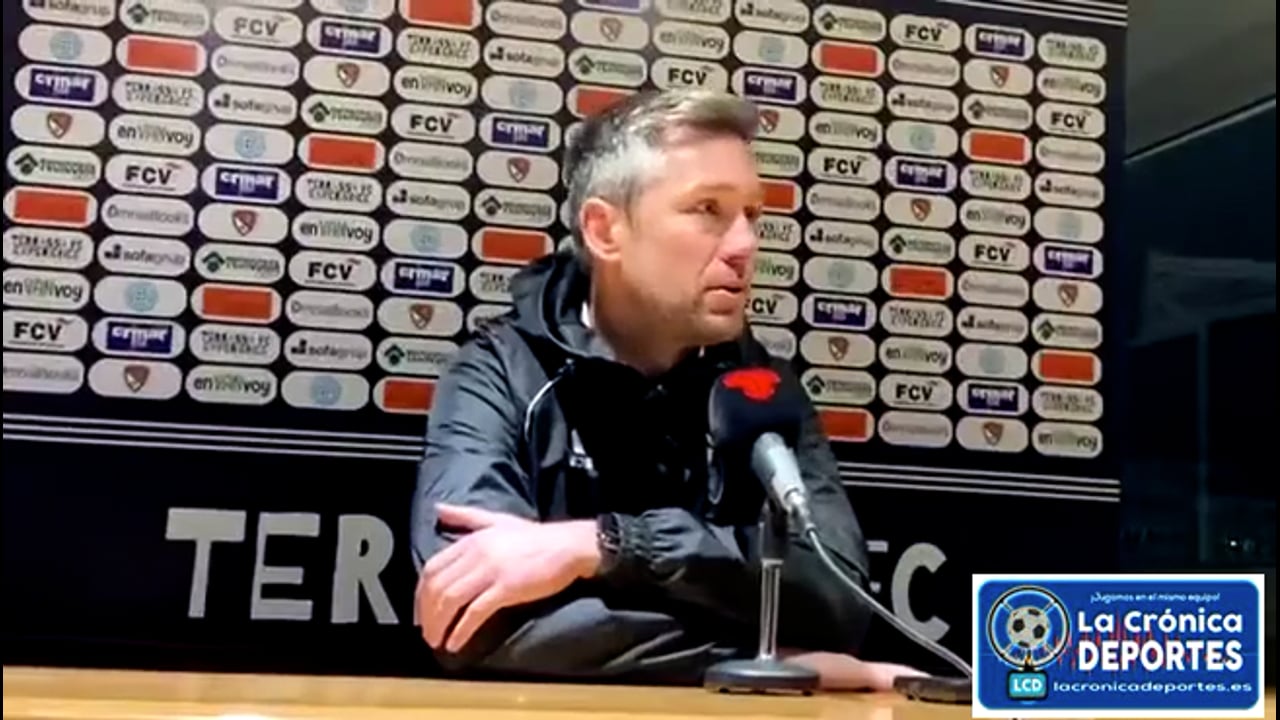 VÍCTOR BRAVO (Entrenador Teruel) Terrassa 0-0 CD Teruel / Jornada 17 / 2ª RFEF - Grupo 3 / Fuente: CD Teruel 