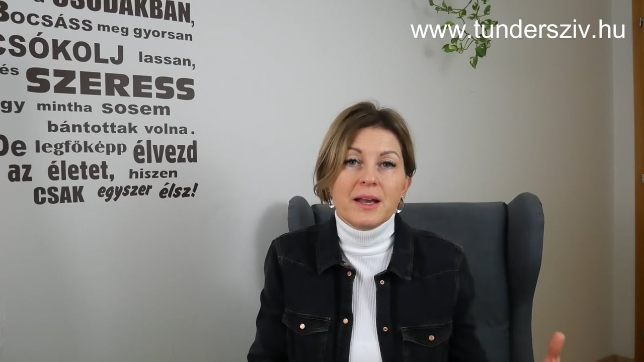 Akarod, akarod, de nem sikerül elérned. Majd föladod, és váratlanul az öledbe hullik.