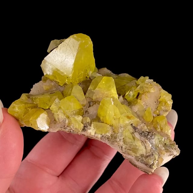 Sulfur (fine crystals)