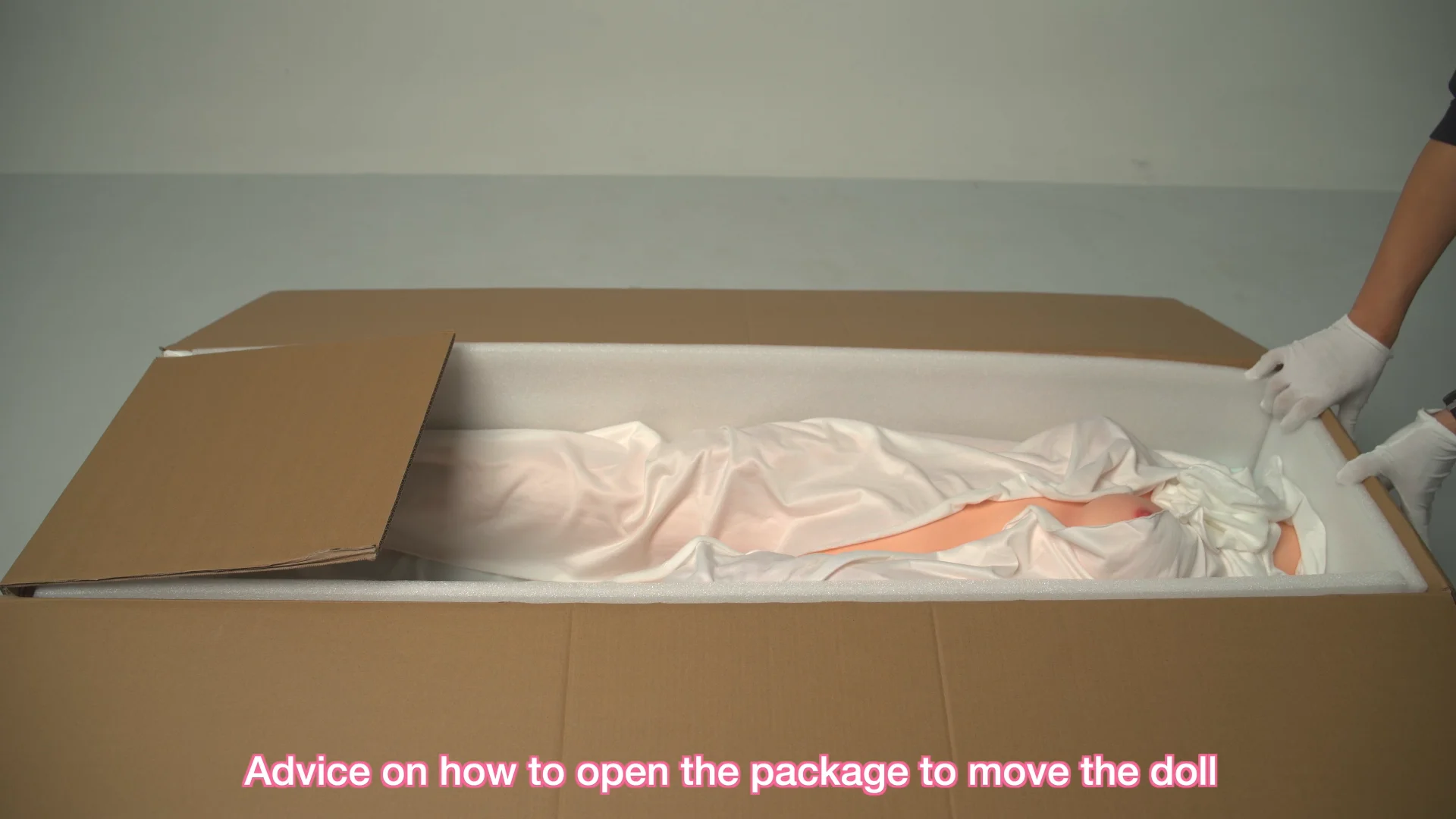 Game Lady unboxing and Body movement mp4.mp4