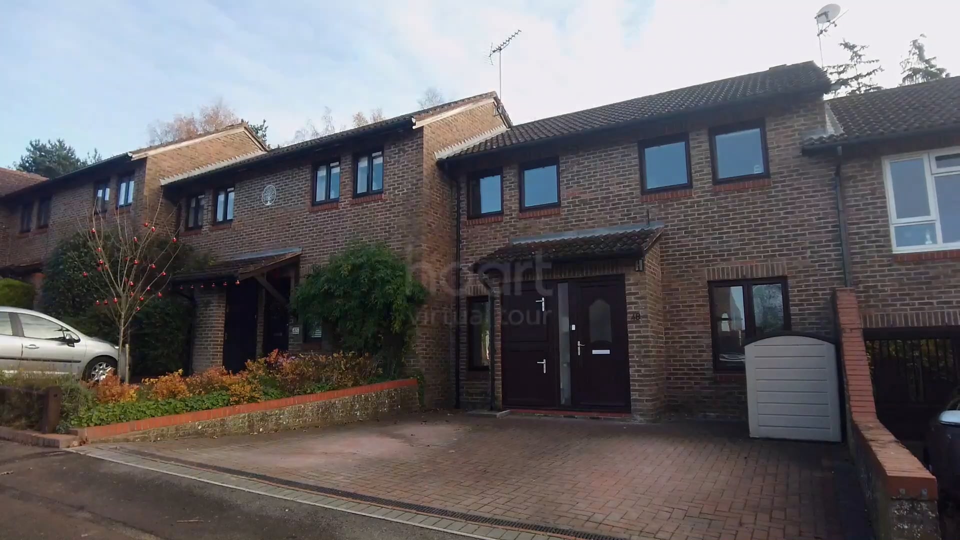 Quick Sneak Peek of Worlds End Hill, Bracknell, 3 bedroom Mid Terraced