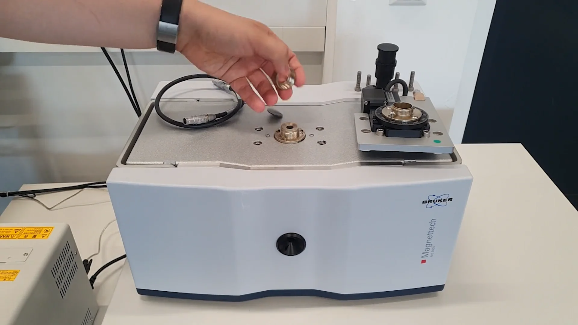 Video 3 – Automated Goniometer for Magnettech ESR5000