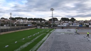 El Camp de Futbol de l'Escala comença a agafar color verd