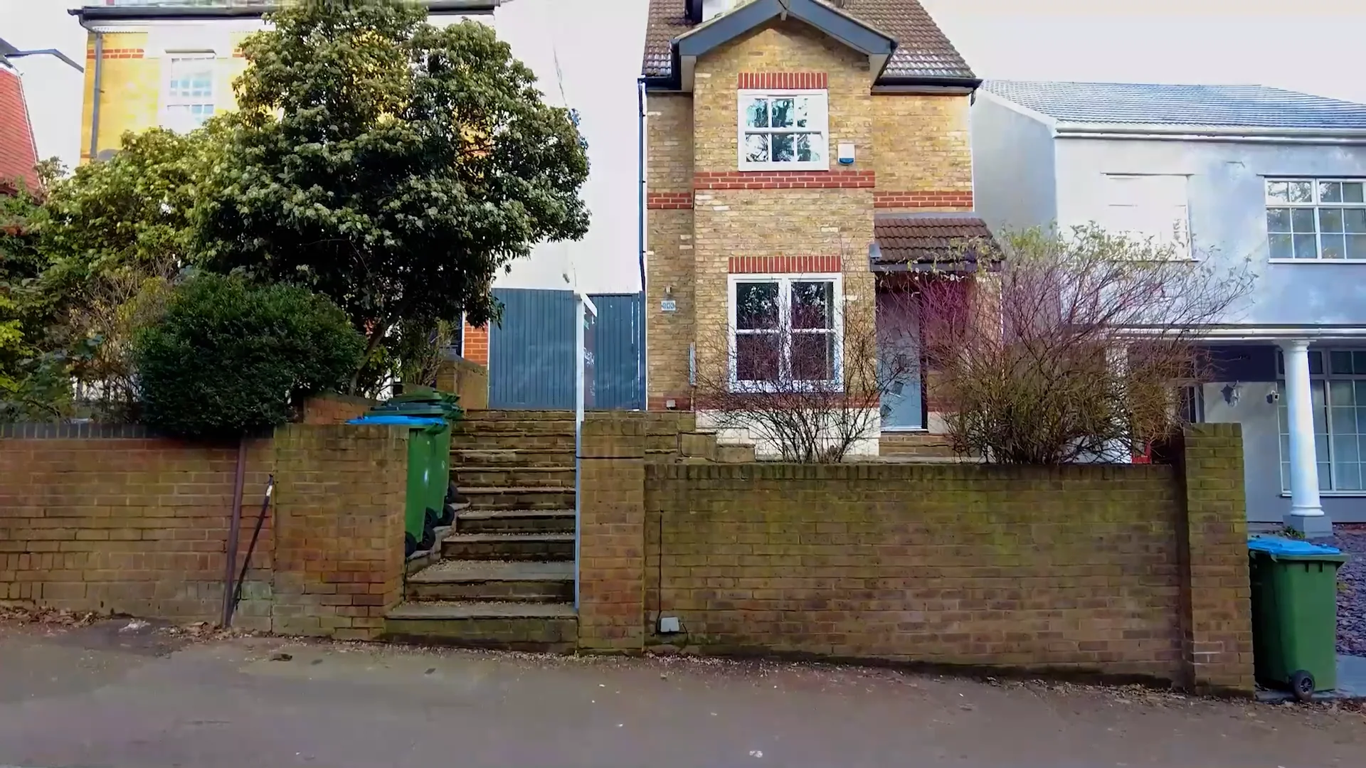 Quick Sneak Peek of Shooters Hill, London, 3 bedroom DetachedHouse For