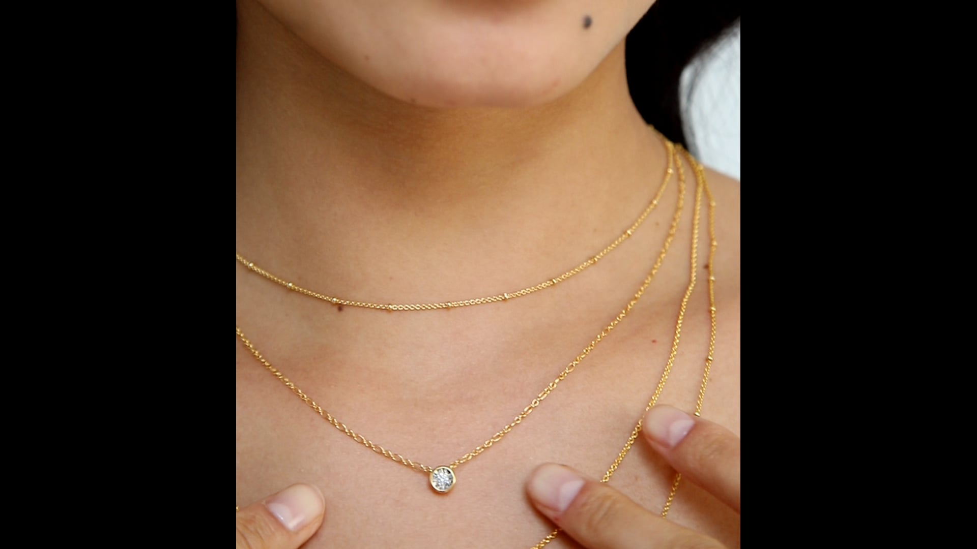 Simple hot sale solitaire necklace