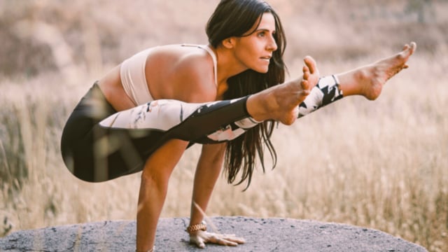Vinyasa Flow Yoga | Sara Ezrin