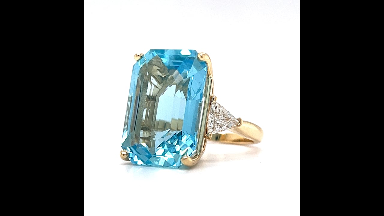 19.82 Aquamarine & Trilliant Cut Diamond Ring in 14k Yellow Gold