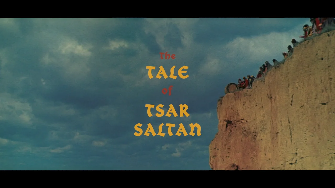 Biri sik soradi, ikkinchisi erining eshagini yalaydi.