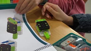 Primera sessió del Taller de Robòtica per nens i nenes