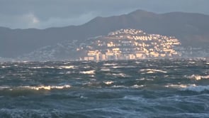 La fred i la tramuntana tornen a l'Escala 