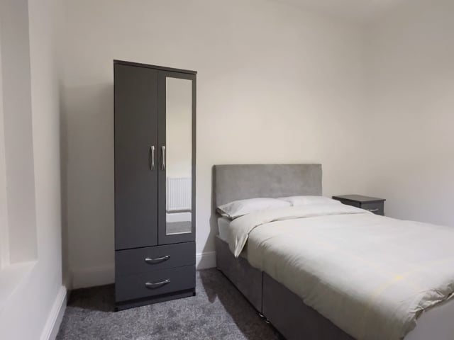 Bedrooms near Birmingham Central and City Hospital Main Photo