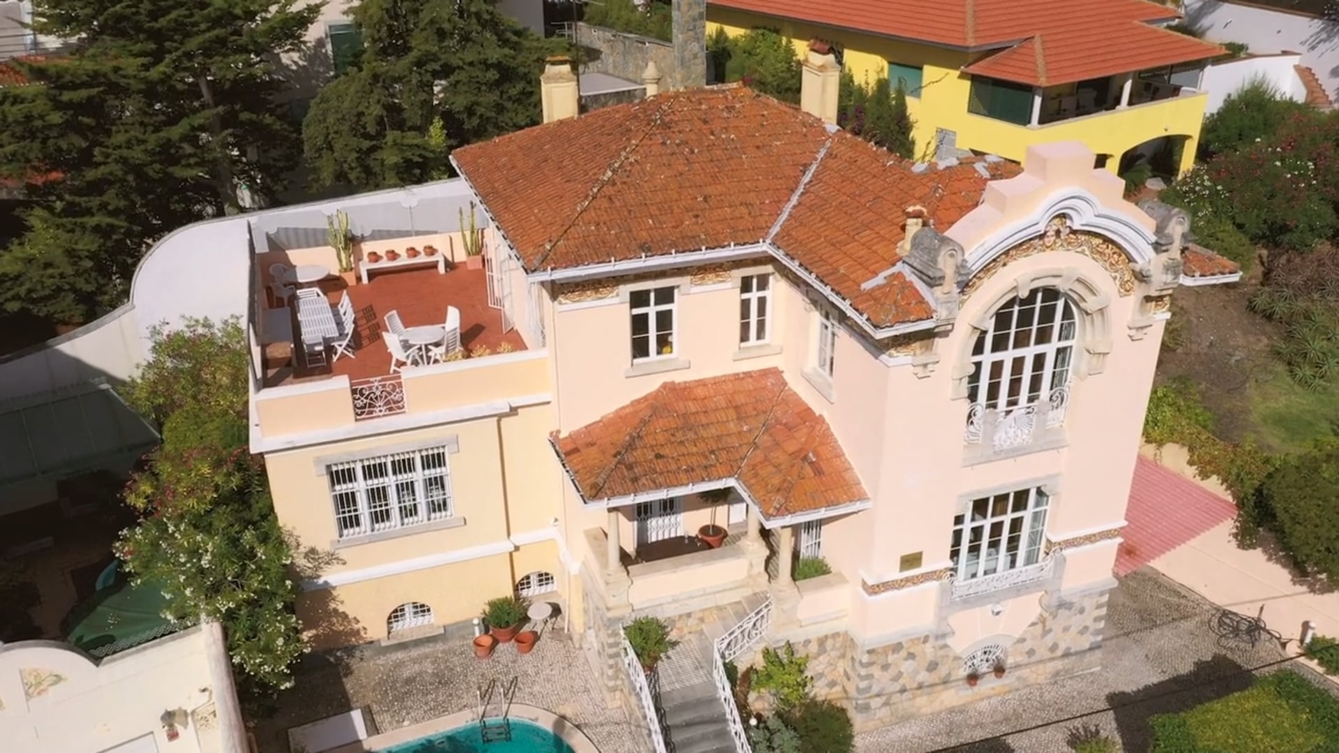 Vila Laura - House in Estoril - for PF Real Estate
