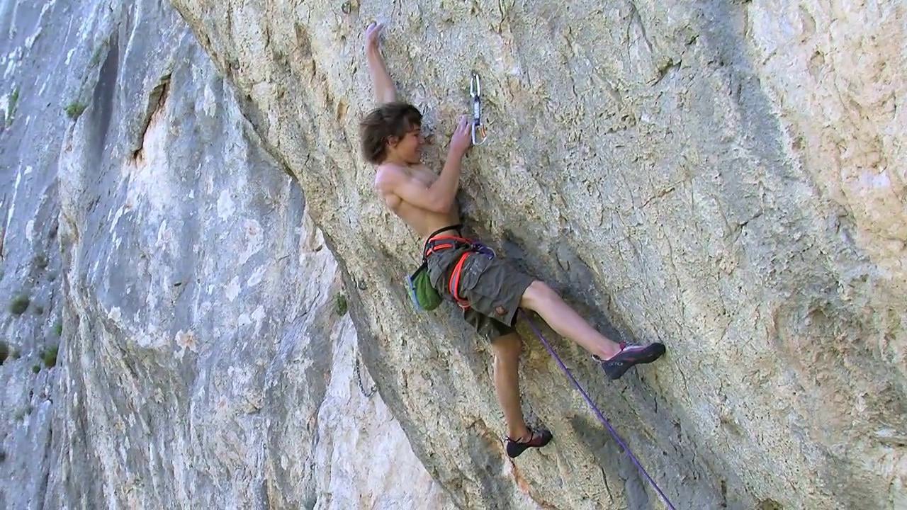 Petzl athlete Enzo Oddo sends 