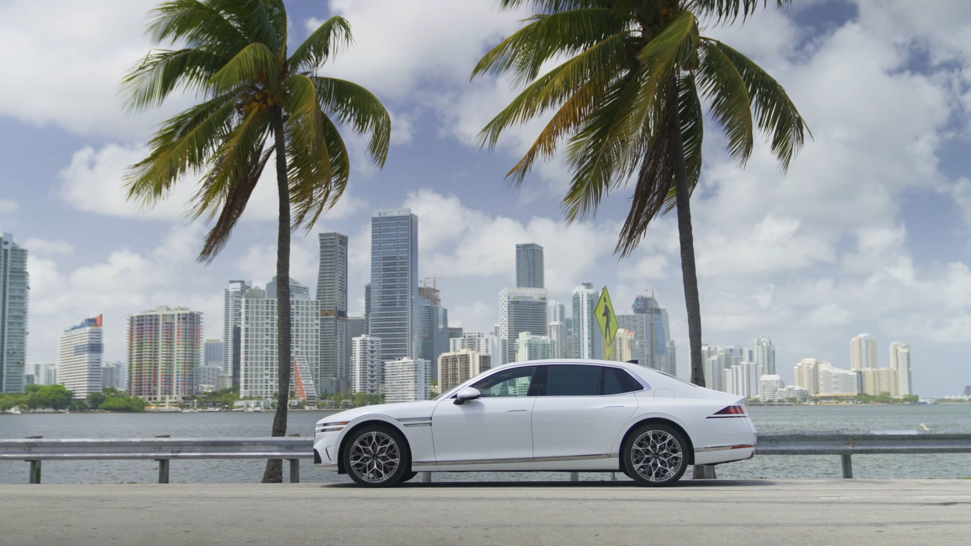 White Genesis G90 4Kv4.mov