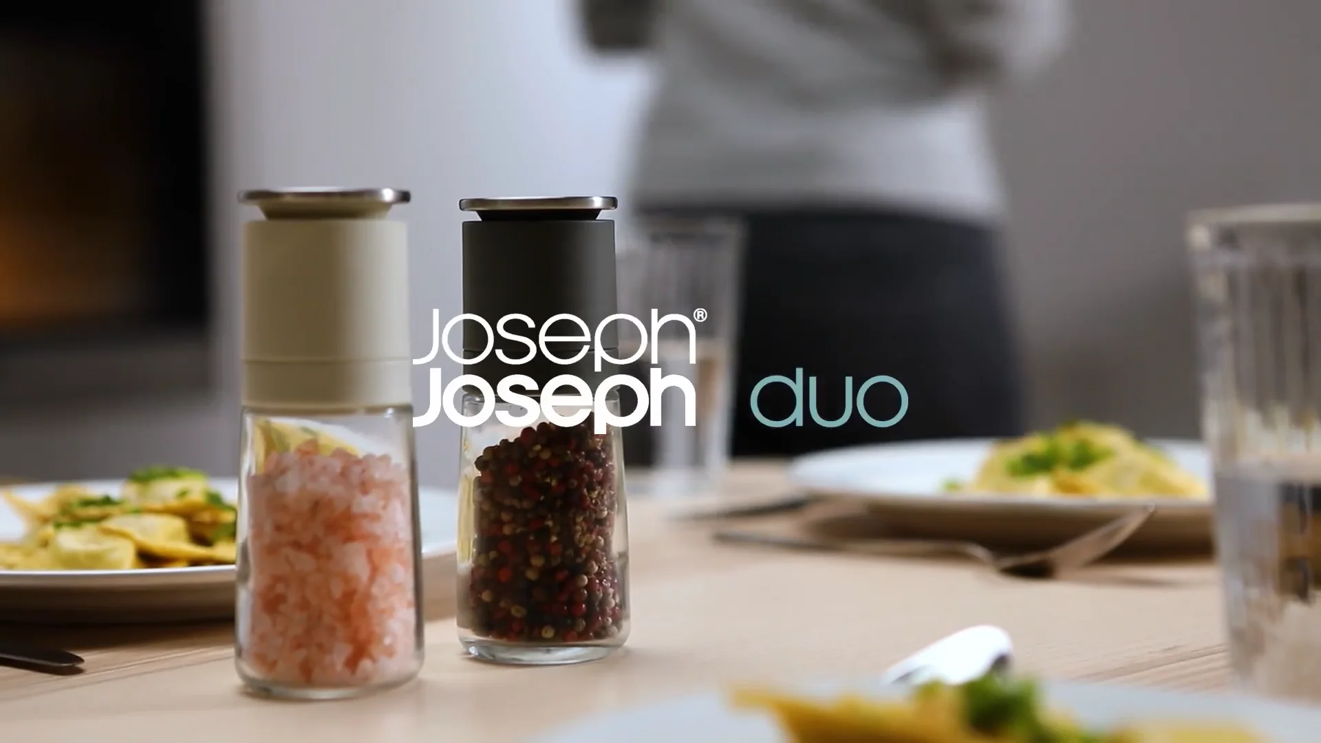Joseph Joseph DUO Salt & Pepper Set 20198 on Vimeo