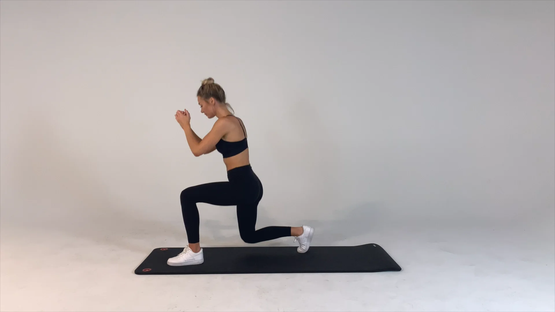 Alternating Reverse Lunges on Vimeo