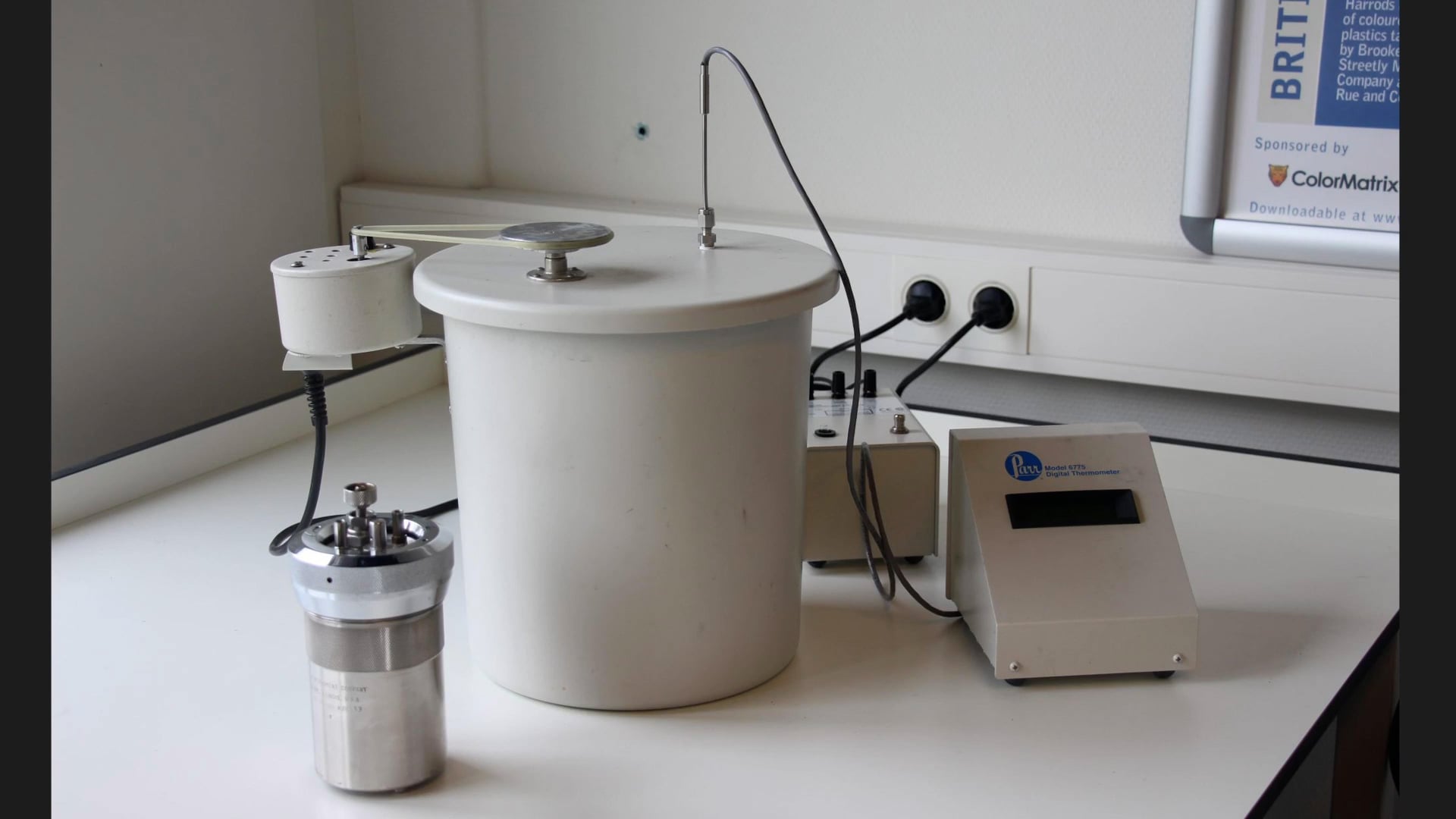 Bomb Calorimetry Simulation on Vimeo