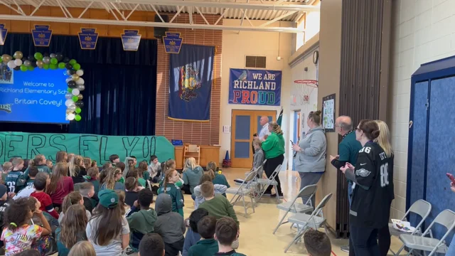Eagles Britain Covey Visits Richland Elementary