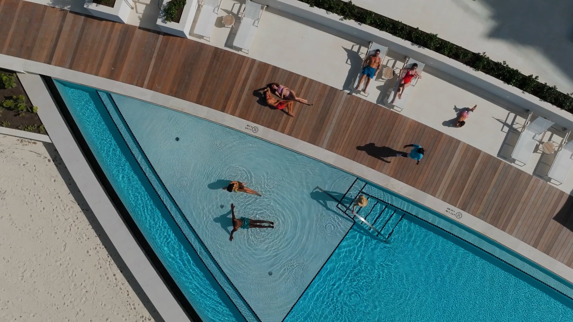 Goldwynn Header Video Loop