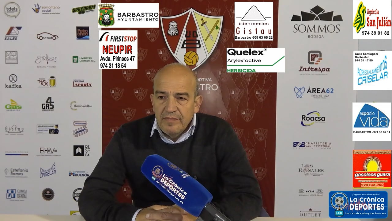 RAFA TORRES (Presidente de la UD Barbastro) Cabreados y decepcionados por el segundo robo de cable en 15 días de las instalaciones del municipal de los deportes de Barbastro. La semana próxima la empresa AB Energía realizará otra vez los trabajos.