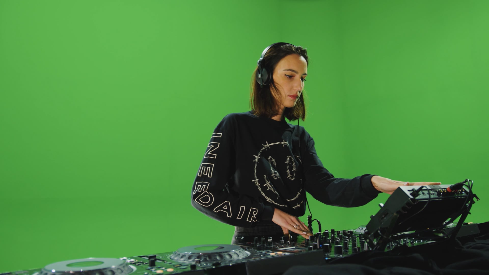 Adscendo, A Digital Introduction / Amelie Lens
