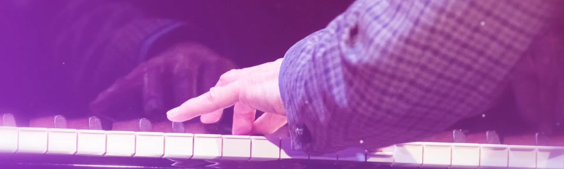 Recordamos a Robert McChesney y su oposición premonitoria a la  concentración de los medios de comunicación y a las grandes empresas de  tecnología | Democracy Now!, image size:1920x576