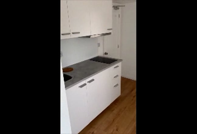 Self-contained studio to let in shared house. Main Photo