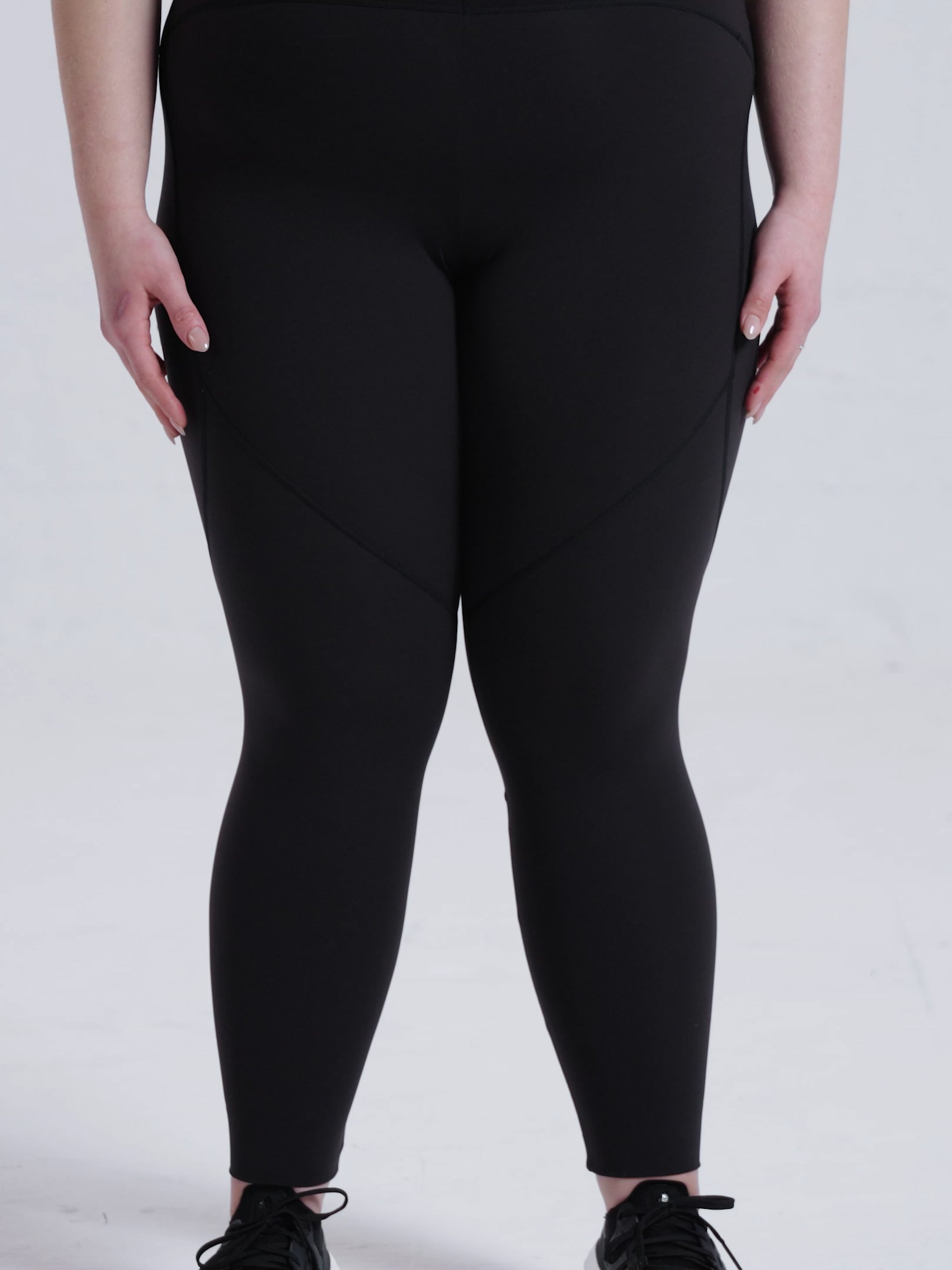 טייץ מחטב באורך ”28 מבד petra