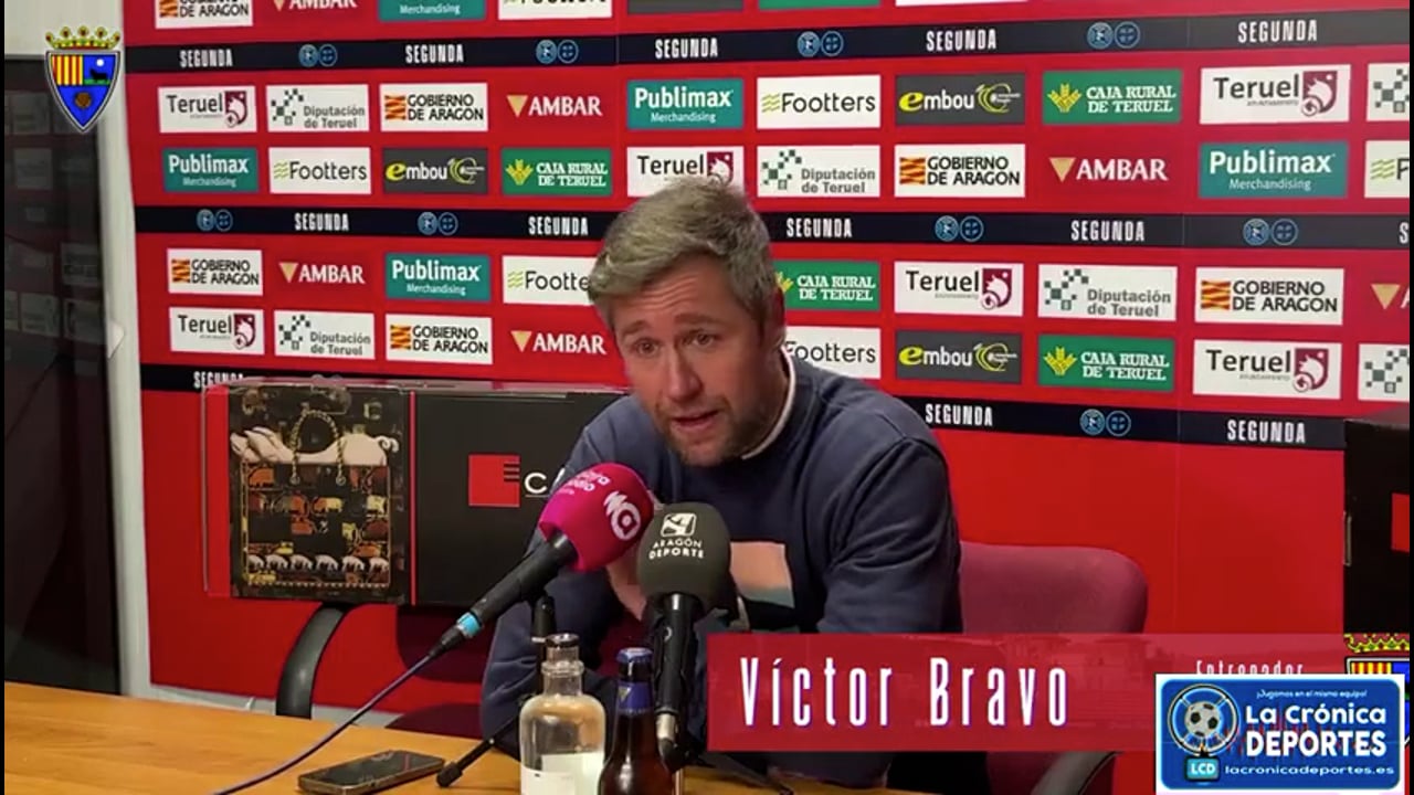 VÍCTOR BRAVO (Entrenador Teruel) CD Teruel 2-1 UD Alzira / Jornada 21 / 2ª RFEF - Grupo 3 / Fuente: CD Teruel 