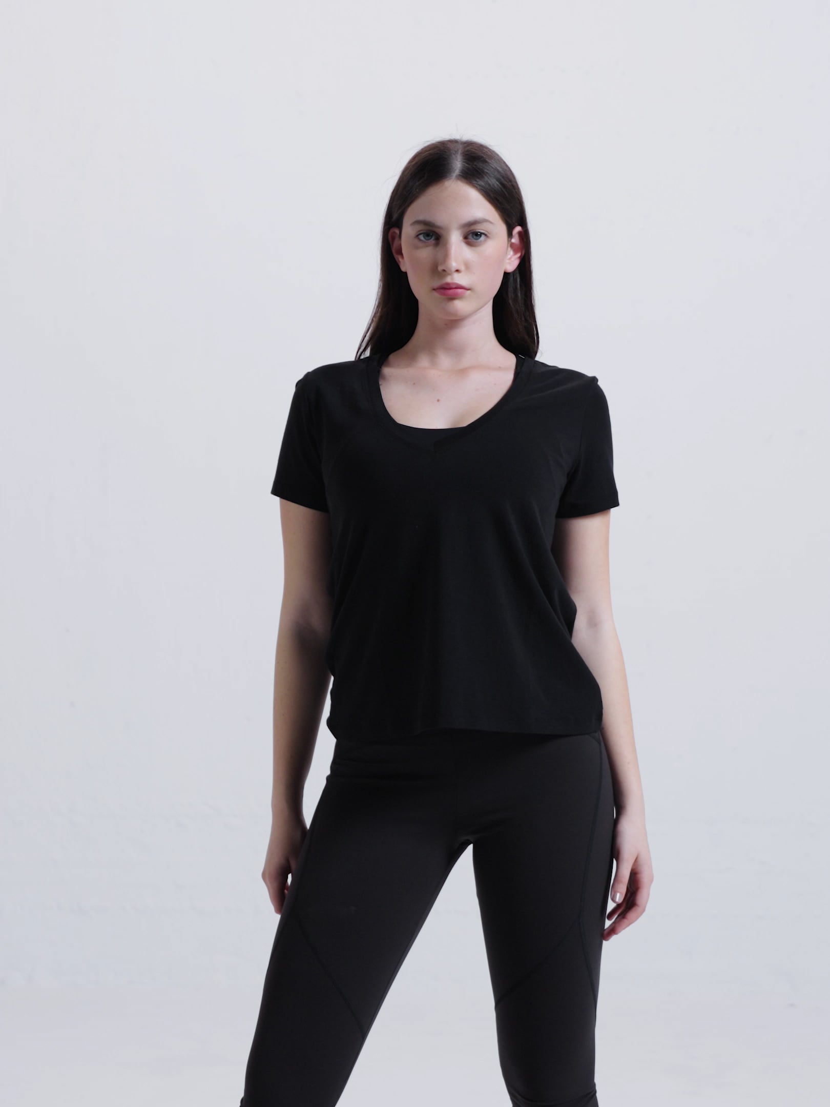 חולצה קצרה קלאסית מכותנת פימה עם צווארון V