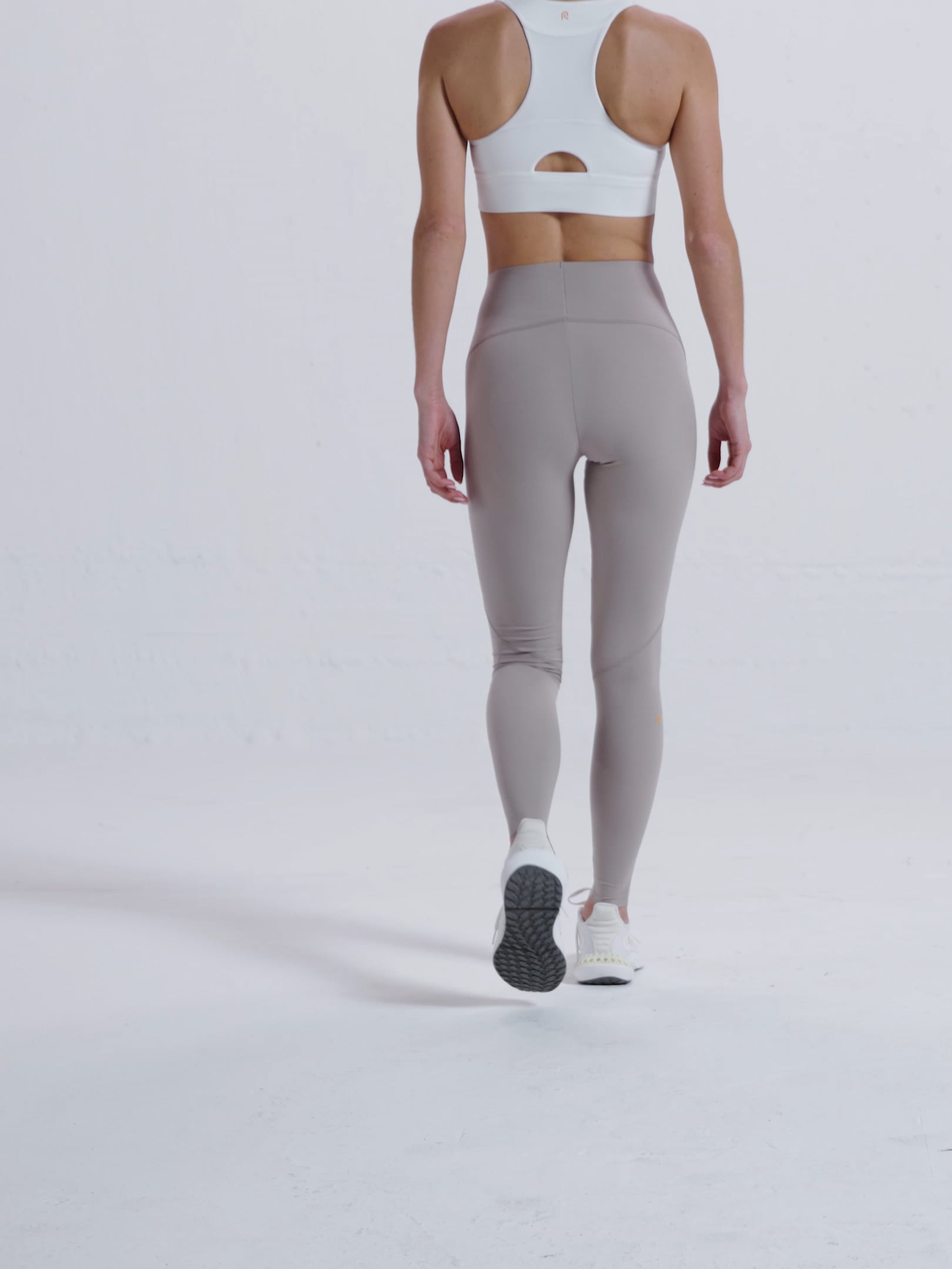 טייץ מחטב באורך ”17 מבד petra