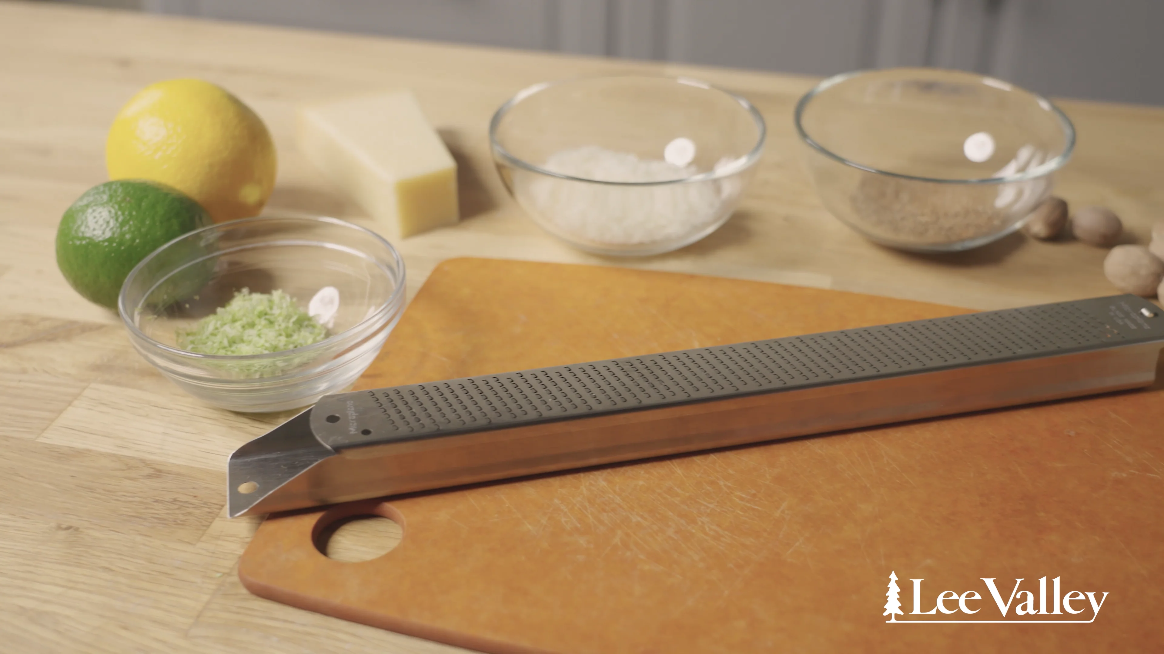 調理器具 rase86 Stainless-Steel Rasp & Zester Holder - Lee Valley Tools