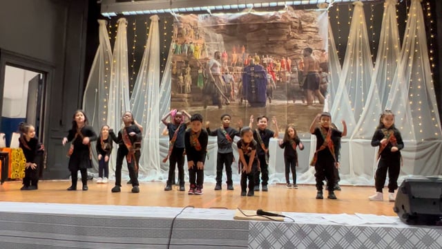 This video features kindergarten ~ Che Che Kule