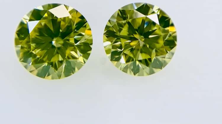 FANCY GREEN YELLOW 0.509ct/0.485ct RD/RT1919/CGL on Vimeo