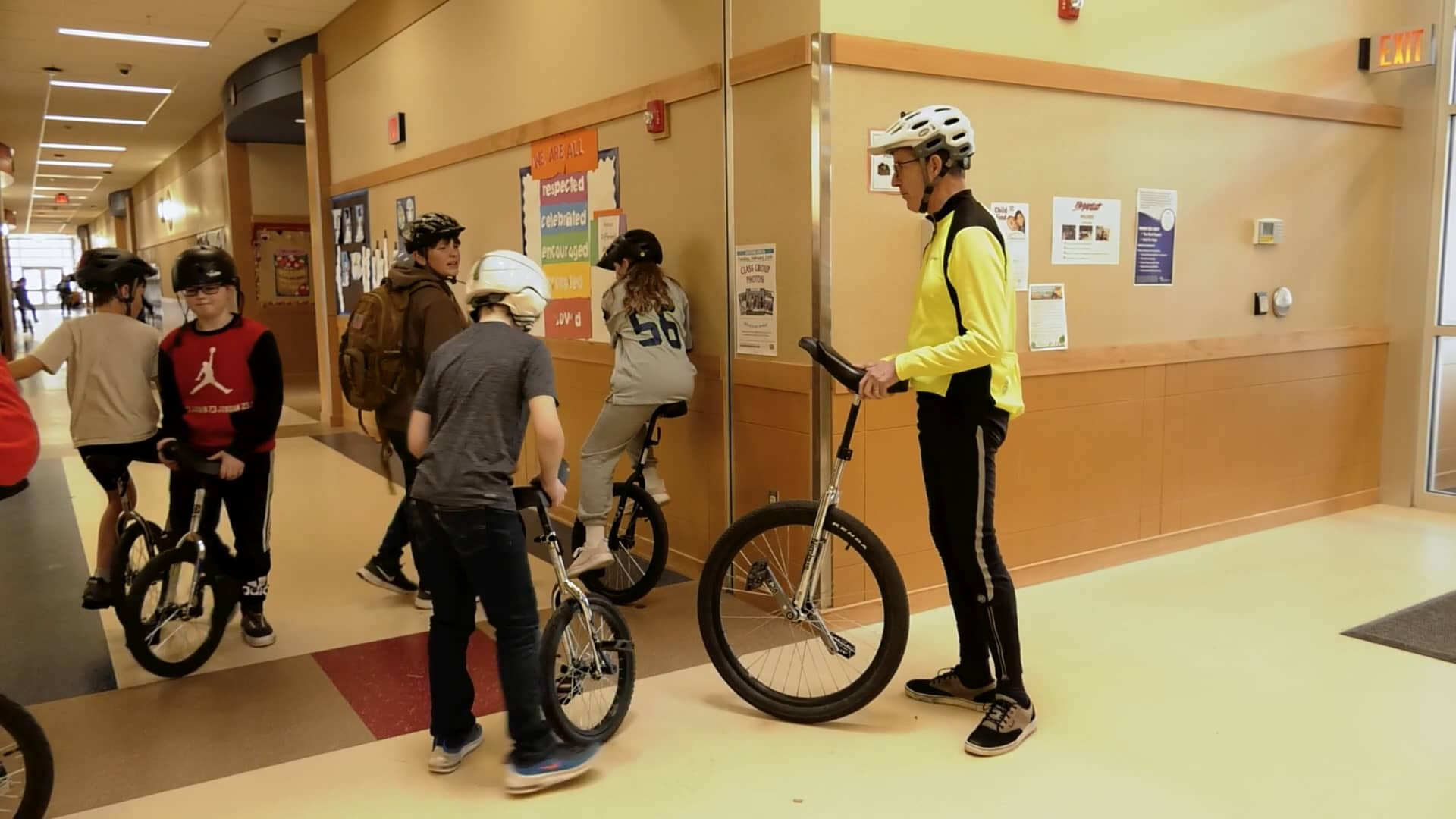 Unicycle club grows at Jefferson Elementary on Vimeo