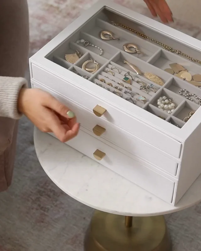 Where can i get jewelry clearance boxes