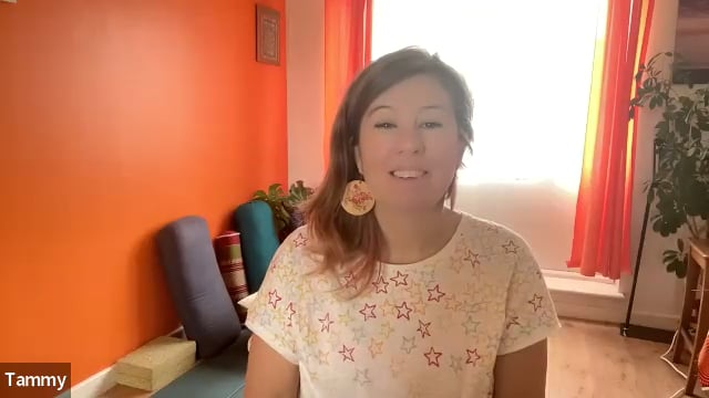 Bringing space to the wrists with lotus mudra