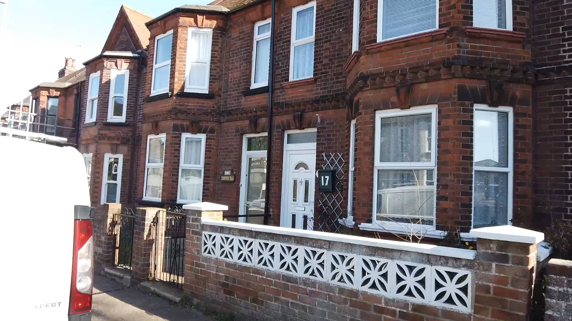 Quick Sneak Peek of Lowestoft Road, Gorleston, 5 bedroom Mid Terraced