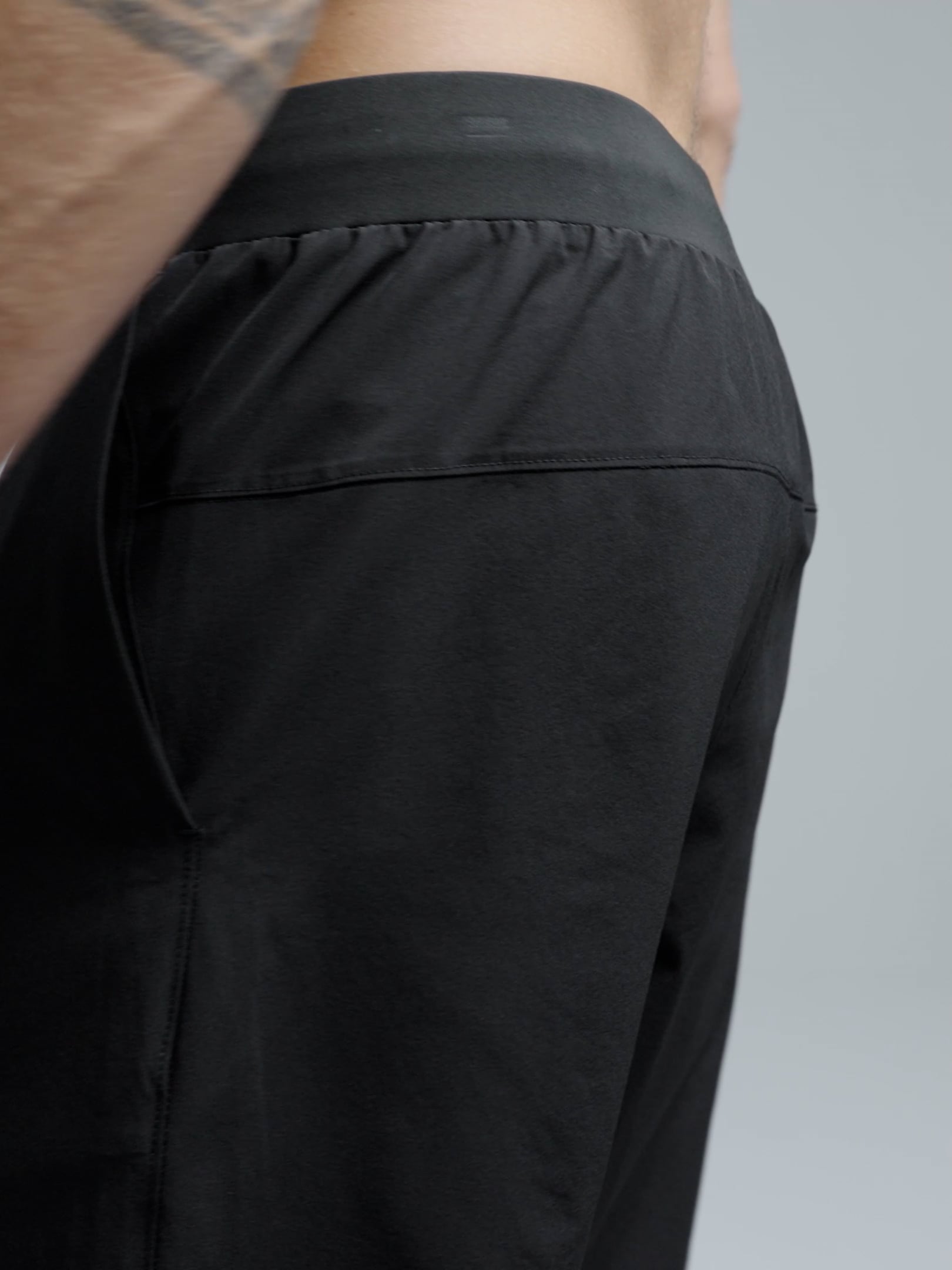 מכנסי יוגה עם טייץ מובנה אורך ”7