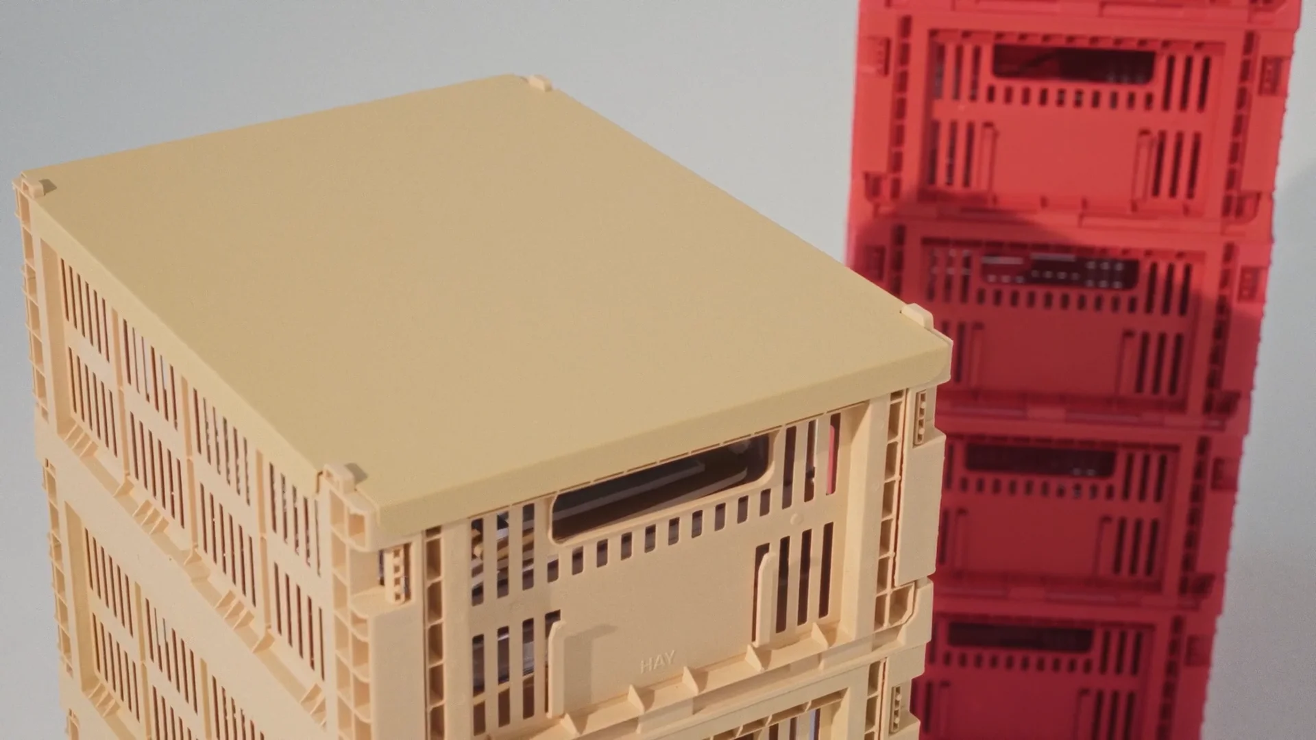 Colour Crate Lid by HAY – Really Well Made
