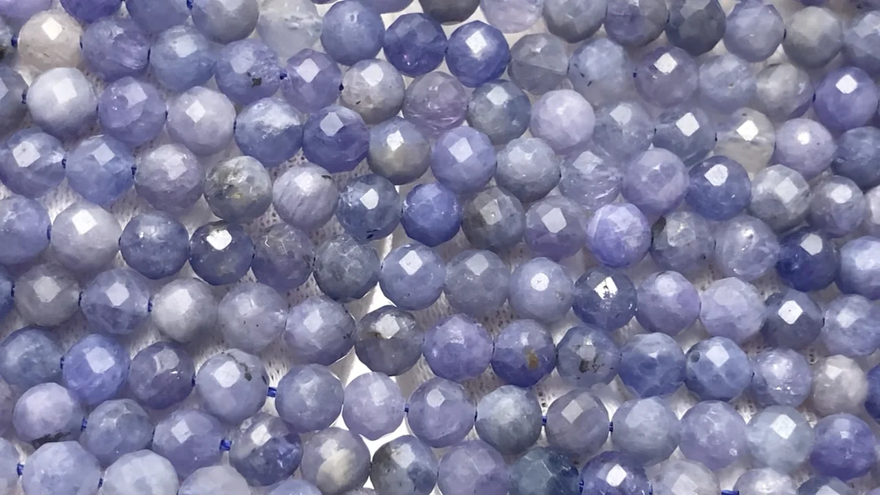 タンザナイト（産地・タンザニア） ラウンドカット5mm 1連｜天然石