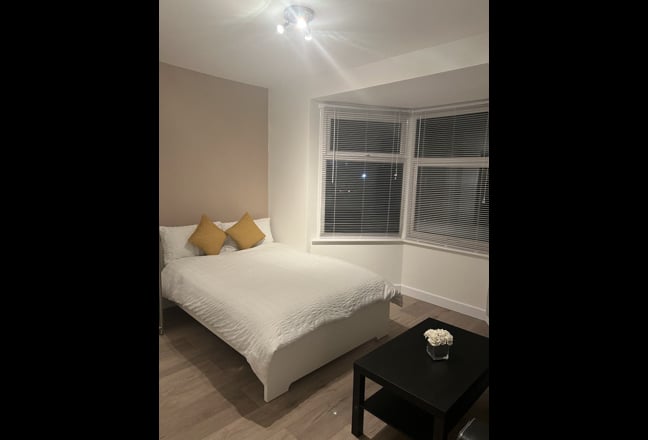 Newly Built, Fully Furnished Double En-Suite Room Main Photo