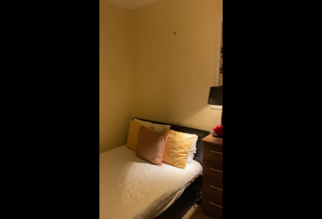  *Zone 1 * Clean Flat* Cozy Double  Room  Main Photo