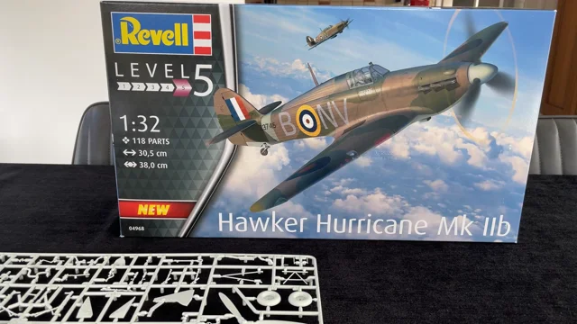 HN-Ac-Kits-Revell-Hawker Hurricane Mk.IIb, 1.32.MOV