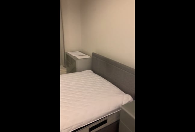 Very Large Double Luxury Rm/Southville/North St Main Photo