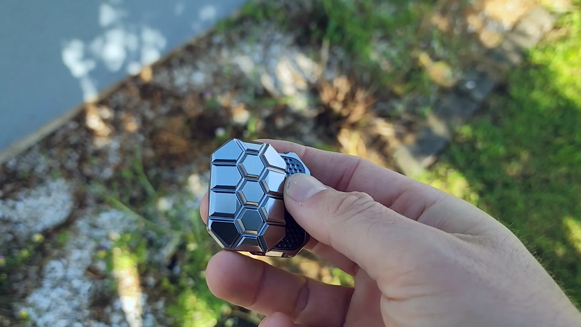 MAGNUS Crinkle Zirc/Ti/Zirc フィジェットトイ Mini-Turtle™ 2-Click - Zirconium Slider – Magnus Store