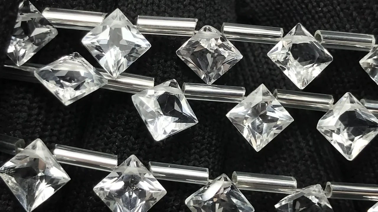 ホワイトトパーズ ダイヤ プリンセスカット8×8mm 1連（8粒）｜天然石