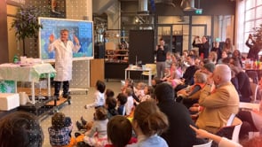 Getting children excited about science: tips from the Romanian School in Eindhoven